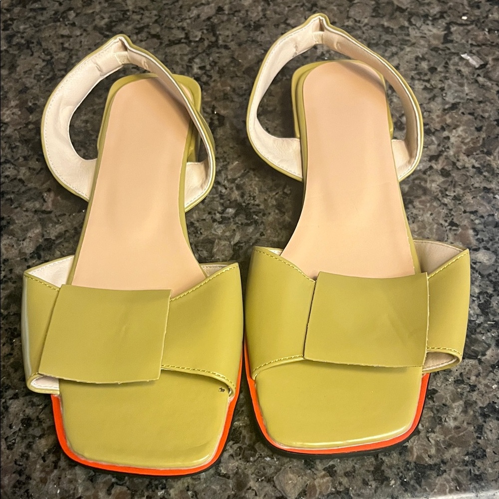 Women's Olive Green Square-Toe Sandals with Ankle Strap Sz 10. Eu 41